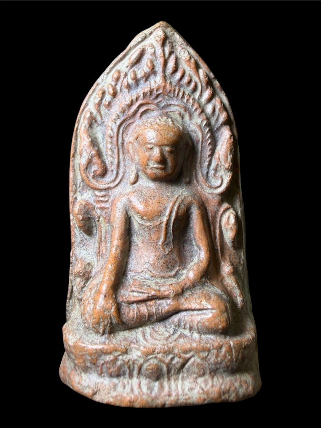 พระจามเทวีซุ้มเรือนแก้ว